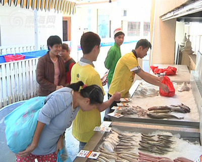 海口板橋海鮮超市進(jìn)駐騎樓小吃街，打造“鮮選即烹”一站式美食體驗(yàn)